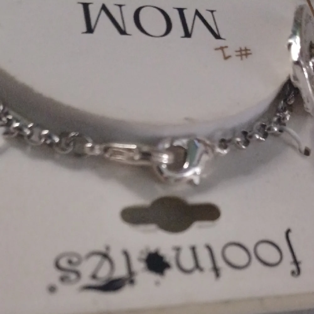 Footnotes Silver Stainless Steel Heart Charm Bracelet - Picture 5 of 5